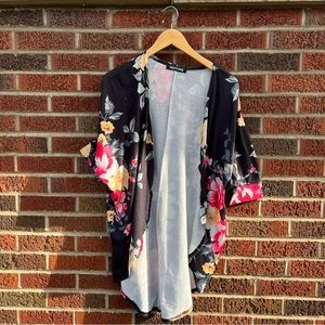 Feitong Black and Multicolored Floral Patterned Large Sleeve Kimono Top